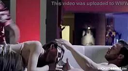 माया वुल्फे अमेरिकन स्टड से इंट्रिगिंग मिलन