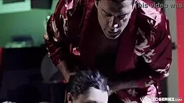 माया वुल्फे अमेरिकन स्टड से इंट्रिगिंग मिलन