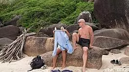 I went to a strangers place i met at the beach to fuck