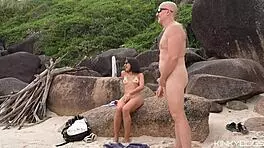 I went to a strangers place i met at the beach to fuck