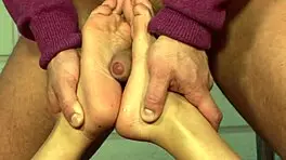 footjob turns into hard pounding with cum on toes