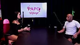 Negão coloca a mulata safada pra mamar gostoso em seu pau grande - negro top oficial 😈