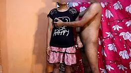 देसी जोड़े हॉस्टल रूम में रफ घरेलू चुदाई