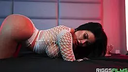 i love fucking savanah storm with her huge tits and ass all oiled up