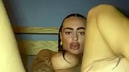 i finger my goth pussy hard until i cum