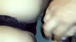 Espero a mi amante en cuatro para que me folle como a una perra