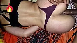 चुपके सौतेला भाई कमरे में आया वर्जिनिटी तुड़वाने