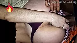 चुपके सौतेला भाई कमरे में आया वर्जिनिटी तुड़वाने