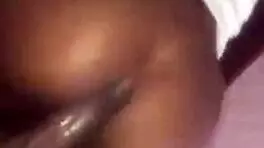 la skinny aime les grosses bites noires en chevauchant