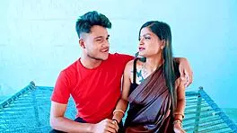 नई दुल्हन भाभी को शरारती देवर बिस्तर पर लुभाकर चुदाई चाटना गांड मारना