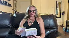 Nina Nite Reads For You