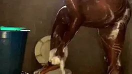 Naijahomemadepussy enjoys her morning shower routine