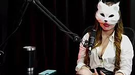 Seu primeiro atendimento na festa termina com as meninas ganhando dinheiro e preenchendo o vazio interno - victoria rubro no sheer red