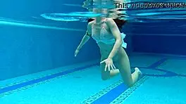 hottest underwater babe lizi vogue swims seductively