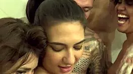 Orgia en la ducha con lena coxx andrea lapiedra y selva lapiedra