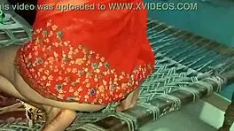 भाभी फकिंग: यंग देसी विलेज देवर के साथ बाथरूम में हार्ड चुदाई 😍