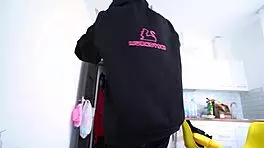 Red-haired beauty's mind-blowing blowjob positions at home