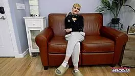 Skinny blonde Sassy and coed Bella share big cock