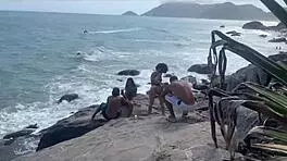 Praia de Nudismo Sexo Explícito com as Gostosas