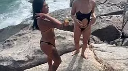 Praia de Nudismo Sexo Explícito com as Gostosas