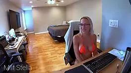 Stepmom Milf Masturbates Live