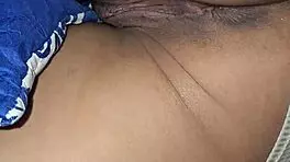 I masturbate in front of friend, she heats up.