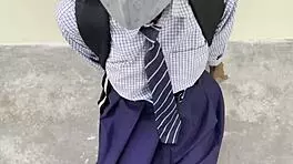 इंडियन गांव की स्कूलगर्ल 18+ ने बॉयफ्रेंड से घरेलू गांड चुदाई की 😈