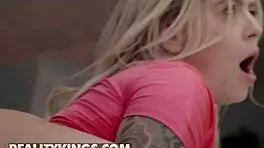 college student krissy knight has lesbian fun with her stepmom lauren phillips 😘💋