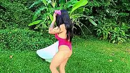 hot brunettes and blondes flash big asses in gym fitness encounters