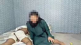 muslim maid distracted by landlord's massive surprise