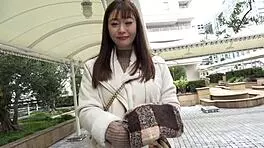 cheating with this stunning young japanese wife feels so wrong but hot 😍👅