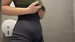 Extreme big ass squirt sits on cam squirting hard