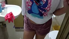 service worker's wet pussy tempts as she sucks cock hard for cash reward