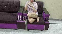 बहकाई हसीना झुककर एनल डॉगी में झड़ गई