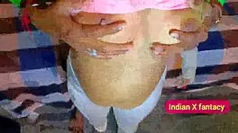 बॉस ने अकेली मेड को पकड़ा और बात जल्दी गरम हो गई