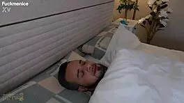 गेंद चाटना