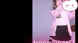 Bonneyuwu Argentinian Cutie Masturbates Solo