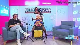 mayaofi wild on fuck machine before devouring cumshot?