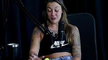 फ्लोर डी दामियाना एक्सिबिशनिस्ट अटेंडमेंट्स में किडी बengal चूसा बूचेता